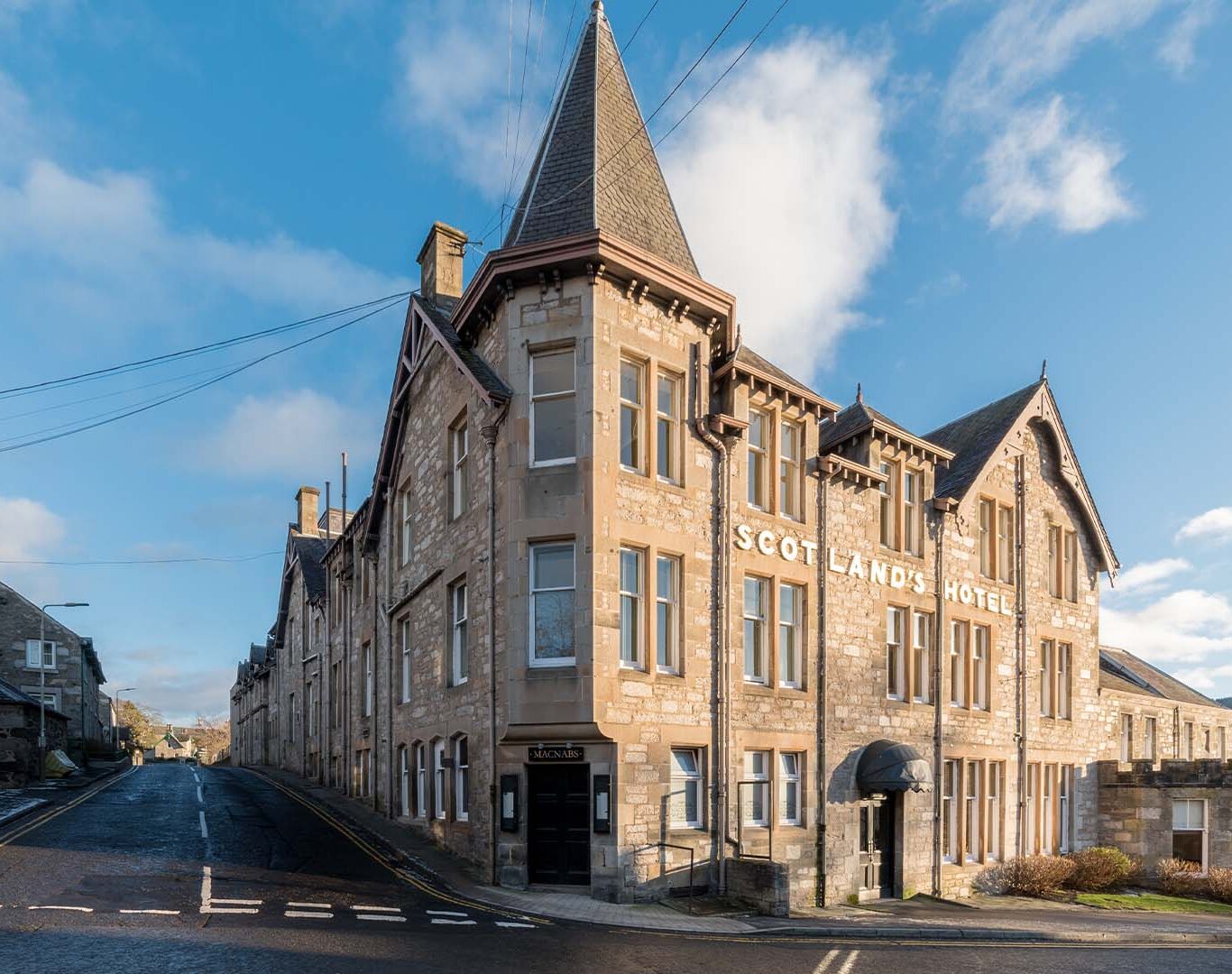 Scotlands Hotel Exterior