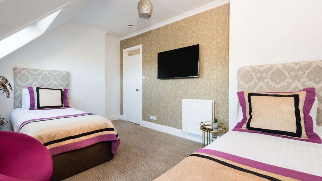 Family Room 2+2