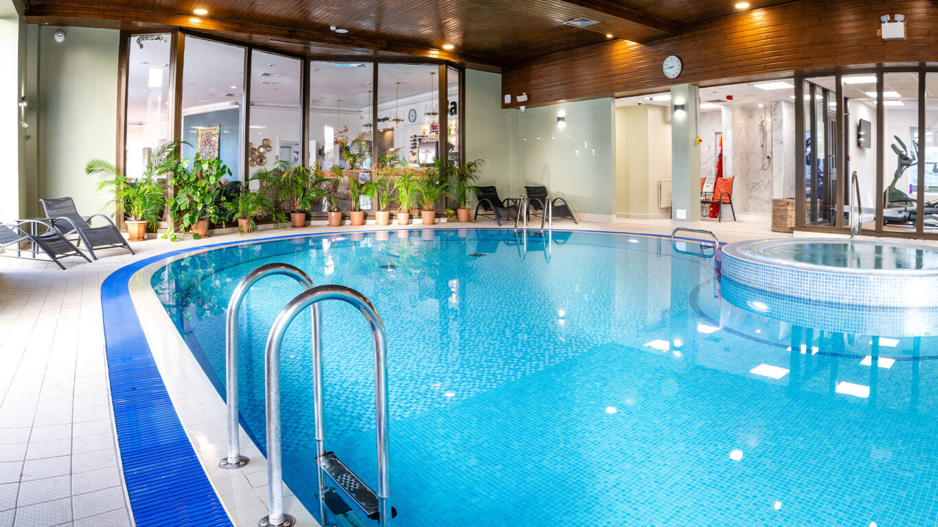 Swimming-Pool-Scotlands-Spa